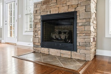 Sophisticated brick home, like new (built in 2020), sure to - photo 15