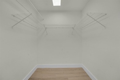 An exceptionally remodeled 2 bedroom 2 bathroom villa in the - photo 18