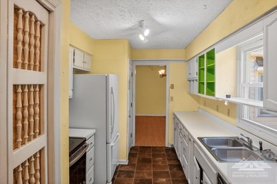 Located in Sedgewood Subdivision and just a short golf cart ride - photo 22