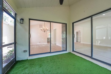 An exceptionally remodeled 2 bedroom 2 bathroom villa in the - photo 23
