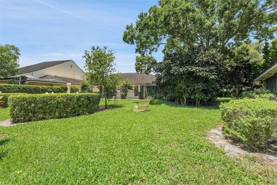 An exceptionally remodeled 2 bedroom 2 bathroom villa in the - photo 28
