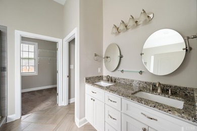 Sophisticated brick home, like new (built in 2020), sure to - photo 32