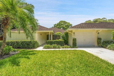 An exceptionally remodeled 2 bedroom 2 bathroom villa in the - photo 32