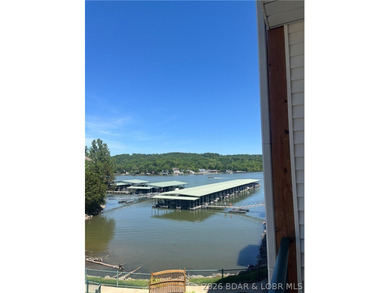 Beautiful well maintained lake condo. 3 bedroom and 2 baths - photo 33