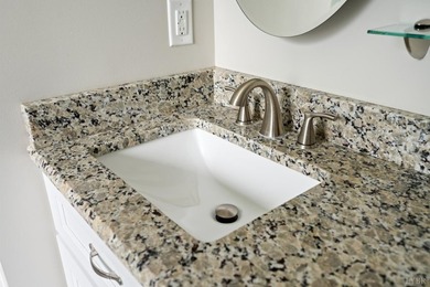 Sophisticated brick home, like new (built in 2020), sure to - photo 33