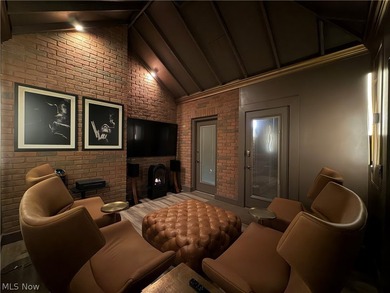 Welcome to an extraordinary, fully reimagined Colonial estate in - photo 38