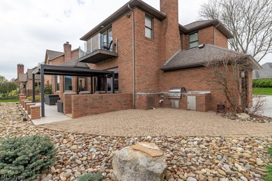 Welcome to an extraordinary, fully reimagined Colonial estate in - photo 40