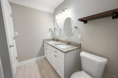 Sophisticated brick home, like new (built in 2020), sure to - photo 42