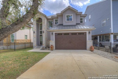 Lake Home For Sale in Canyon Lake, Texas