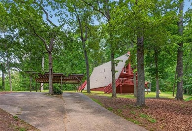 Tucked away on 2.5 beautiful usable acres, 421 Lusk Court offers - photo 3