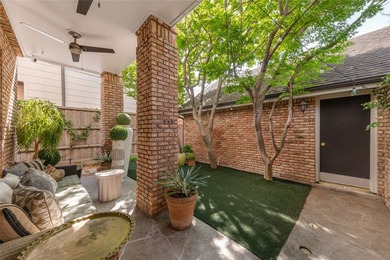 Exquisitely reimagined, this 3 or 4 bedroom single-family - photo 11