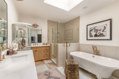 Exquisitely reimagined, this 3 or 4 bedroom single-family - photo 13