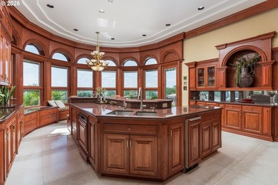 Experience the pinnacle of luxury in this custom-built estate - photo 13