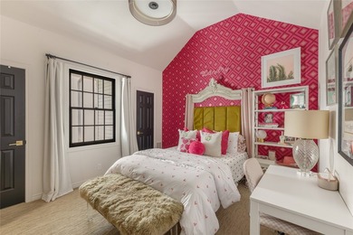 Exquisitely reimagined, this 3 or 4 bedroom single-family - photo 14