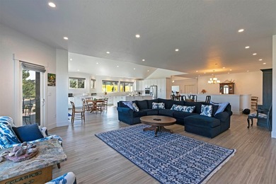 Overlooking the fairways of Mission Bay with sweeping views of - photo 15