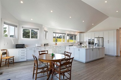 Overlooking the fairways of Mission Bay with sweeping views of - photo 17