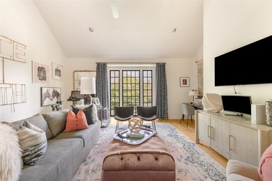 Exquisitely reimagined, this 3 or 4 bedroom single-family - photo 17