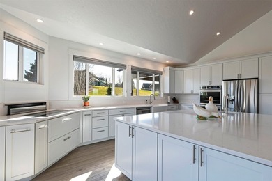 Overlooking the fairways of Mission Bay with sweeping views of - photo 18
