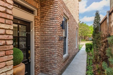 Exquisitely reimagined, this 3 or 4 bedroom single-family - photo 18