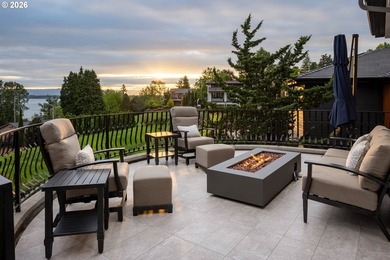 Experience the pinnacle of luxury in this custom-built estate - photo 18