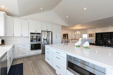 Overlooking the fairways of Mission Bay with sweeping views of - photo 21
