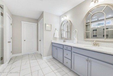 Beautifully set on a private, wooded lot in the sought-after - photo 28