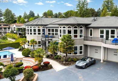 Experience the pinnacle of luxury in this custom-built estate - photo 36