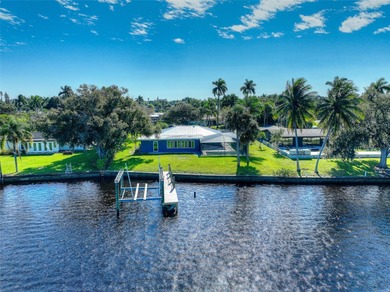 Caloosahatchee River Home For Sale in Fort Myers Florida