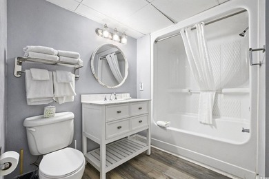Welcome to this stunning 3-bedroom, 2-bathroom ocean-view condo - photo 23