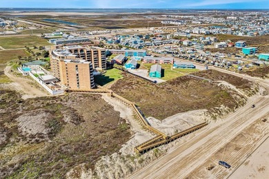 EXPANSIVE GULF VIEWS. LUXURIOUS ASTHETIC. TWO PRIVATE PATIOS - photo 2