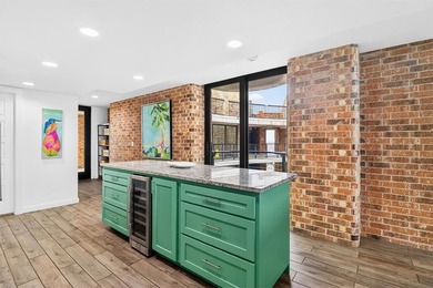 EXPANSIVE GULF VIEWS. LUXURIOUS ASTHETIC. TWO PRIVATE PATIOS - photo 6