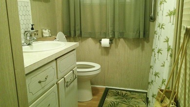 Comfortable SplitDesign Layout - Lakefront Living on Beautiful - photo 11