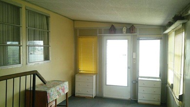 Comfortable SplitDesign Layout - Lakefront Living on Beautiful - photo 15