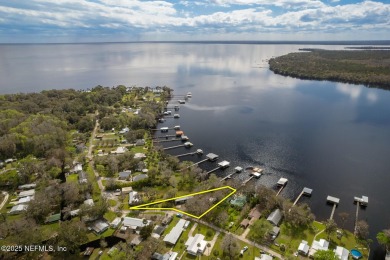 Lake Home For Sale in Georgetown, Florida