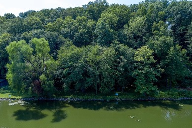 Discover the ultimate waterfront retreat you've been dreaming - photo 18
