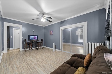 Affordable HDFC Junior 4, 1-bedroom co-op in Highbridge, priced - photo 1
