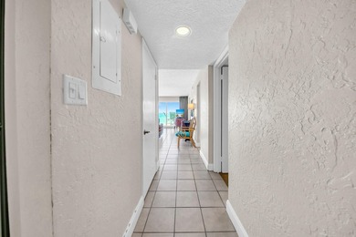 This lovely direct beach front condo has a fabulous panoramic - photo 4