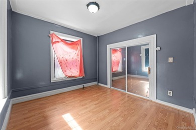 Affordable HDFC Junior 4, 1-bedroom co-op in Highbridge, priced - photo 4
