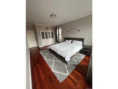 Welcome to this renovated, pre-war impeccably maintained - photo 2