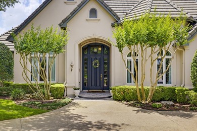Located in the highly sought-after guarded and gated golf course - photo 2