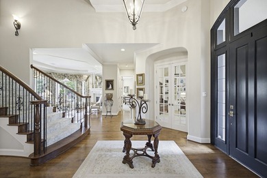 Located in the highly sought-after guarded and gated golf course - photo 4