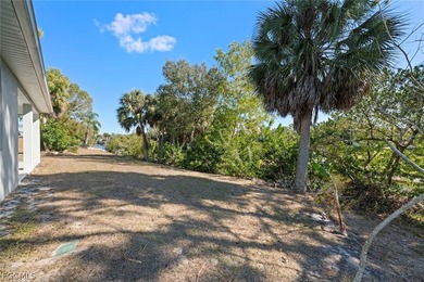 Built in 2023, this 3-bedroom residence with a den and 2 baths - photo 36