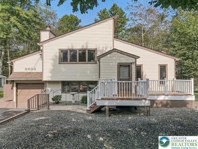 Lake Carobeth Home For Sale in Coolbaugh Twp Pennsylvania