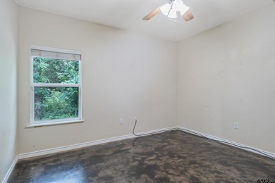 Looking for acreage, a shop, and a move-in ready home in Lindale - photo 15