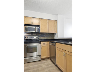 Stylish 1 bedroom, 1 bath condo in the heart of the Mill - photo 19