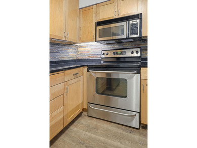 Stylish 1 bedroom, 1 bath condo in the heart of the Mill - photo 20