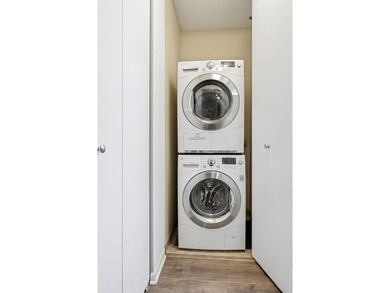 Stylish 1 bedroom, 1 bath condo in the heart of the Mill - photo 22