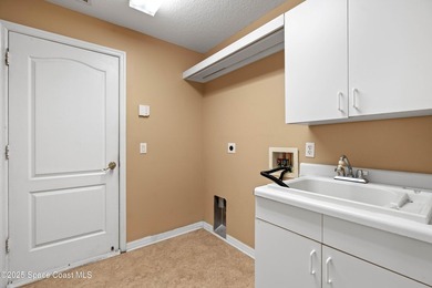 Desirable Pine Creek 55+ Community offers this spacious - photo 30