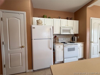 Don't miss out on this beautiful walk-in end unit at Monarch - photo 12