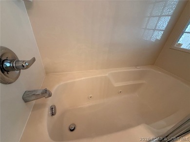 Don't miss out on this beautiful walk-in end unit at Monarch - photo 18